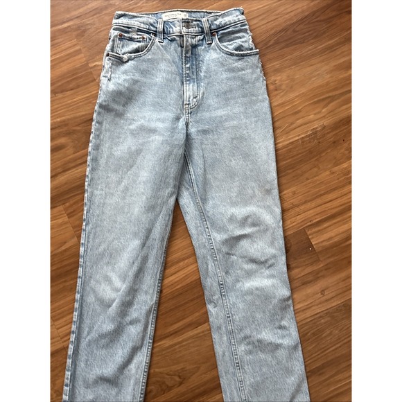 Abercrombie & Fitch Curve Love 90's Straight Ultra High Rise Jeans Women's Sz 2 - Picture 2 of 9